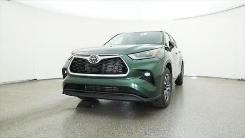 2025 Toyota Highlander XLE