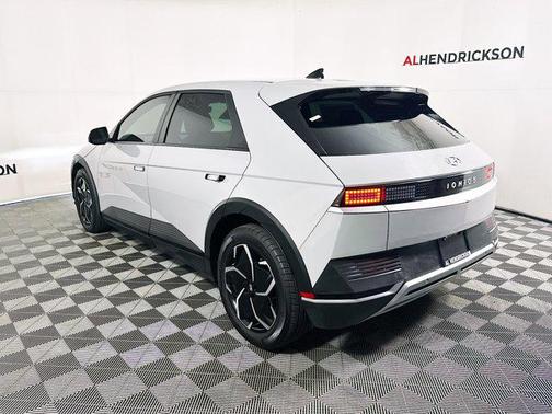 2024 Hyundai IONIQ 5 SE