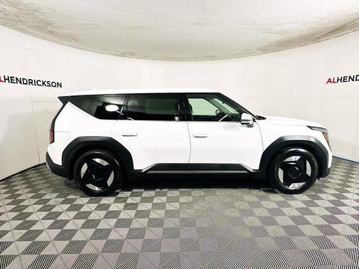 2024 Kia EV9 Light Long Range