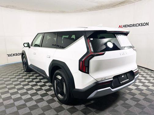 2024 Kia EV9 Light Long Range