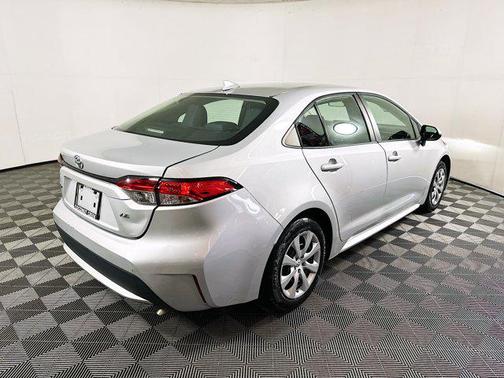Classic Silver Metallic 2022 Toyota Corolla LE