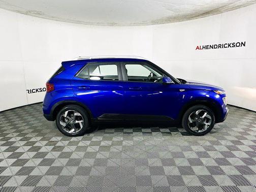 2022 Hyundai VENUE SEL