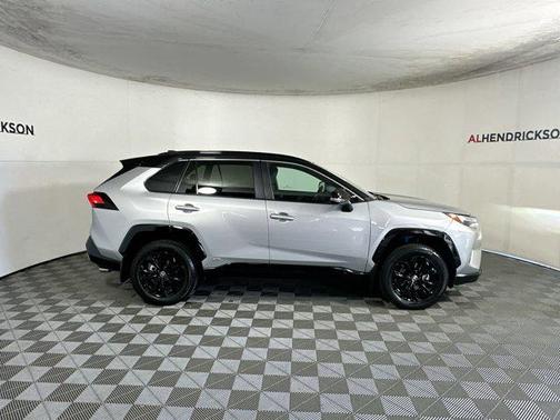 2024 Toyota RAV4 Hybrid SE