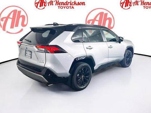 2024 Toyota RAV4 Hybrid SE
