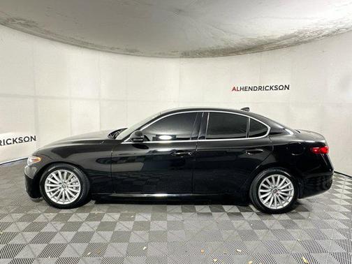 2021 Alfa Romeo Giulia Base