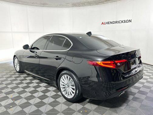 2021 Alfa Romeo Giulia Base