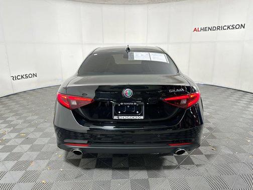 2021 Alfa Romeo Giulia Base