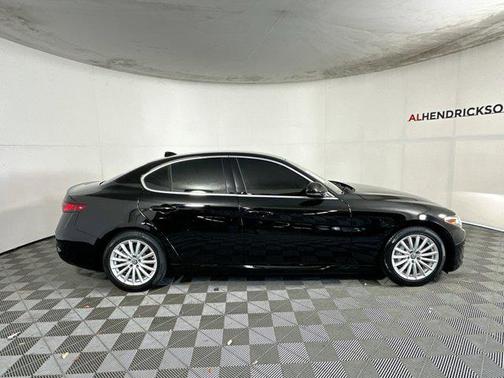 2021 Alfa Romeo Giulia Base