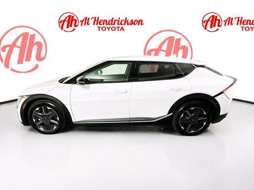 2025 Kia EV6 Light