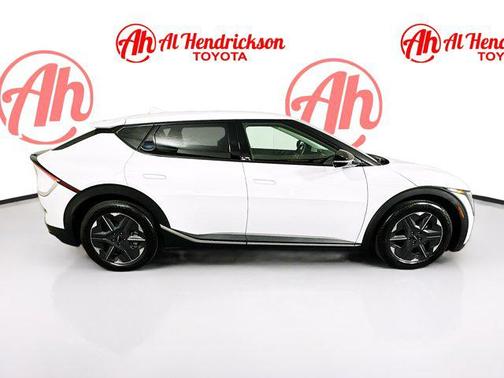 2025 Kia EV6 Light