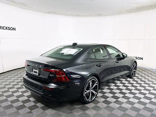 2024 Volvo S60 B5 Plus Dark Theme