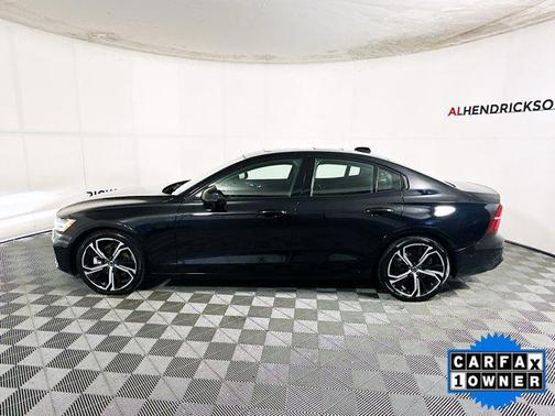 2024 Volvo S60 B5 Plus Dark Theme