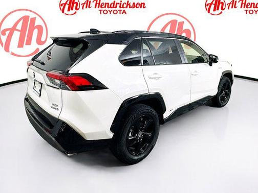 2020 Toyota RAV4 Hybrid SE