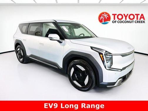 Ivory Silver 2026 Kia EV9 Light Long Range