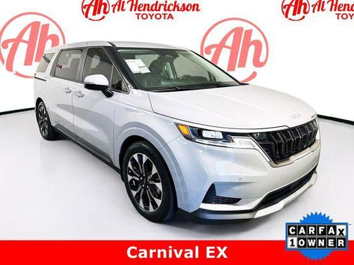 2024 Kia Carnival EX