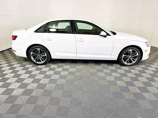 2019 Audi A4 40 Titanium Premium