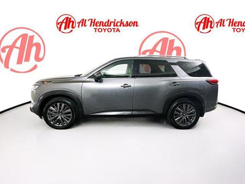 2022 Nissan Pathfinder SL 4WD