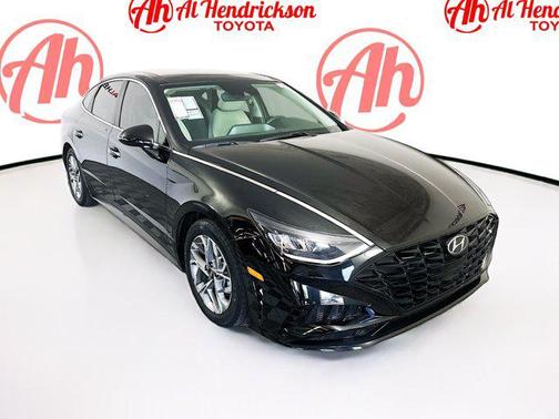 2022 Hyundai SONATA SEL