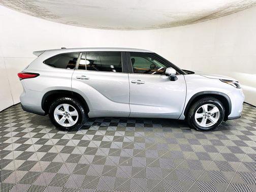 Celestial Silver Metallic 2023 Toyota Highlander LE