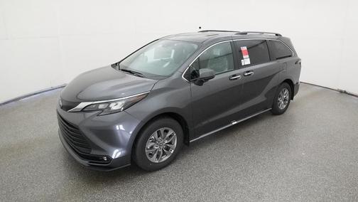 2025 Toyota Sienna XLE