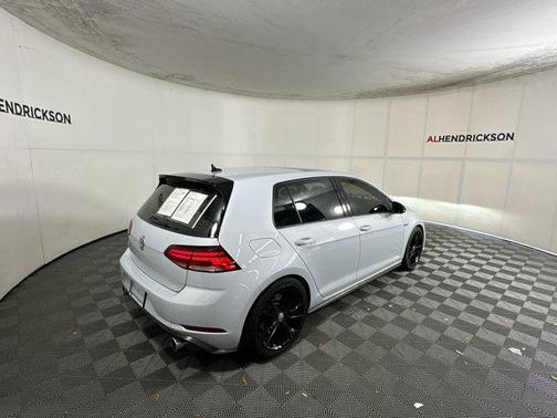 2021 Volkswagen Golf GTI 2.0T SE DSG