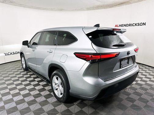 2023 Toyota Highlander Hybrid LE