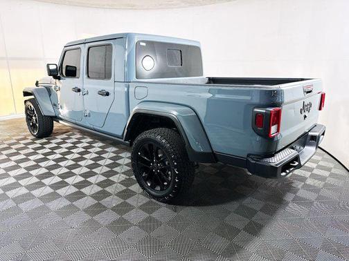 2024 Jeep Gladiator Nighthawk