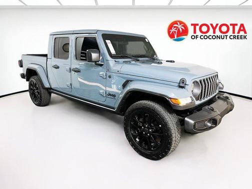 2024 Jeep Gladiator Nighthawk