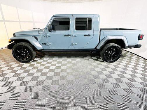 2024 Jeep Gladiator Nighthawk