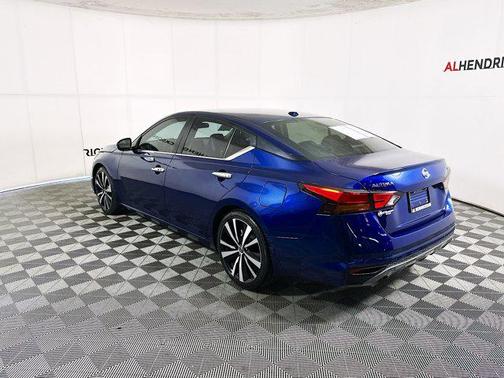 2020 Nissan Altima SR FWD