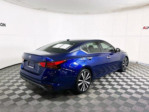 2020 Nissan Altima SR FWD