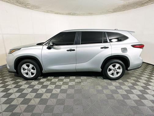 Celestial Silver Metallic 2023 Toyota Highlander LE