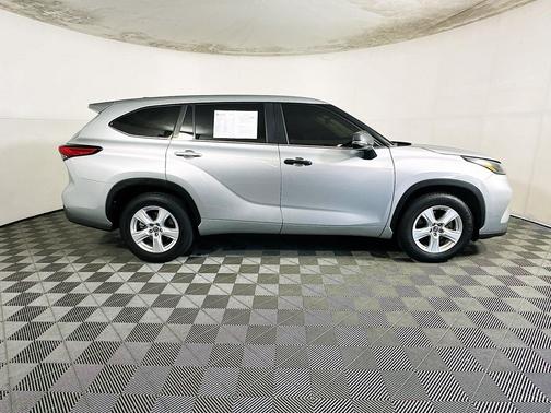 Celestial Silver Metallic 2023 Toyota Highlander LE