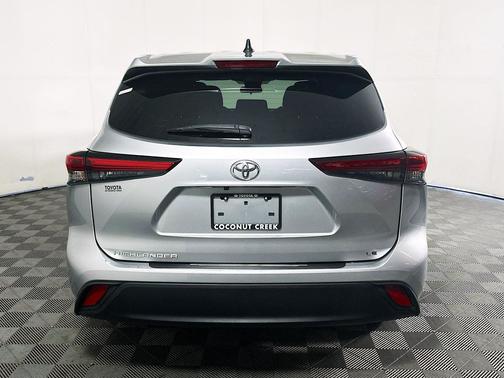 Celestial Silver Metallic 2023 Toyota Highlander LE