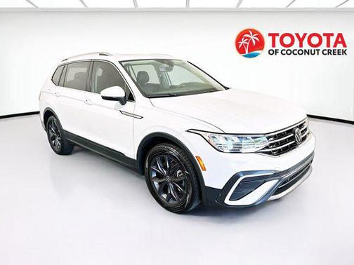 Pure White 2022 Volkswagen Tiguan 2.0T SE