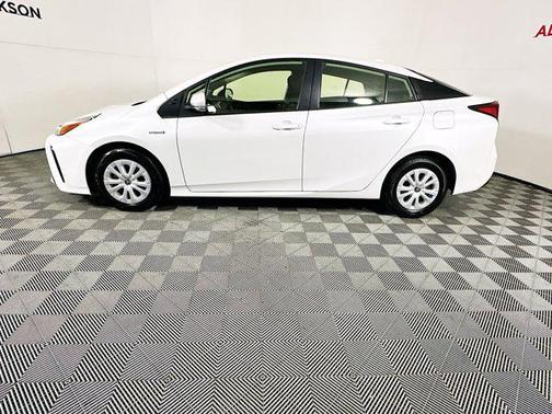 2022 Toyota Prius L