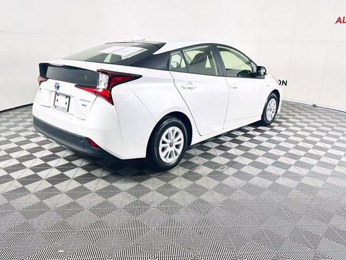 2022 Toyota Prius L