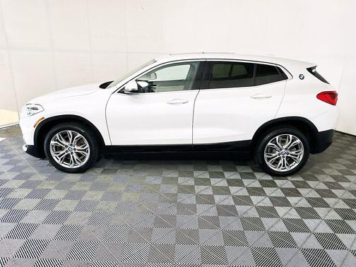 Mineral White Metallic 2019 BMW X2 sDrive28i