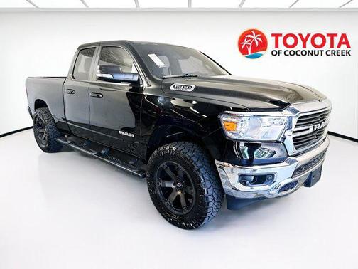Diamond Black Crystal Pearlcoat 2021 RAM 1500 Big Horn/Lone Star