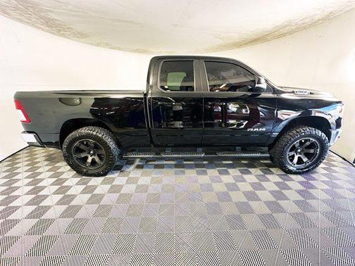 Diamond Black Crystal Pearlcoat 2021 RAM 1500 Big Horn/Lone Star