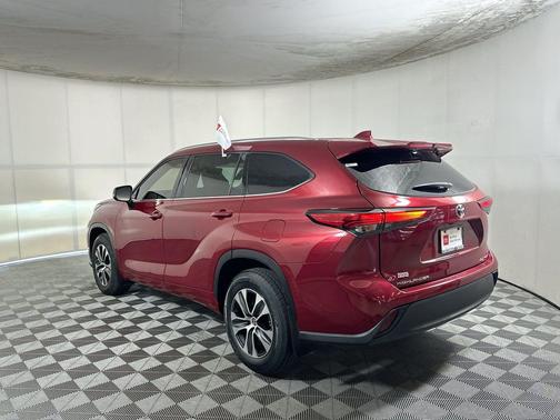 Ruby Flare Pearl 2021 Toyota Highlander XLE