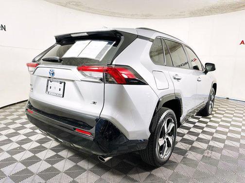 2024 Toyota RAV4 Prime SE