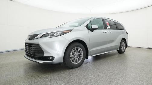 2025 Toyota Sienna XLE