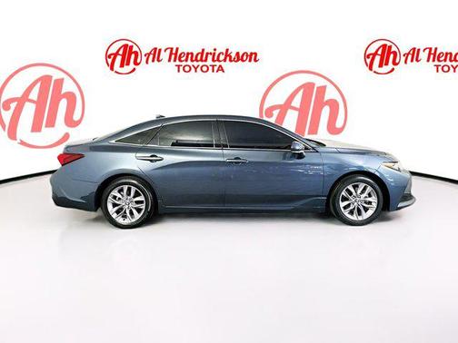 2021 Toyota Avalon Hybrid XLE