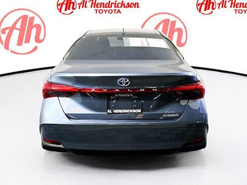 2021 Toyota Avalon Hybrid XLE