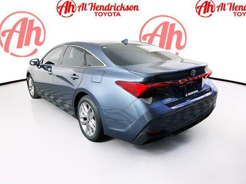 2021 Toyota Avalon Hybrid XLE