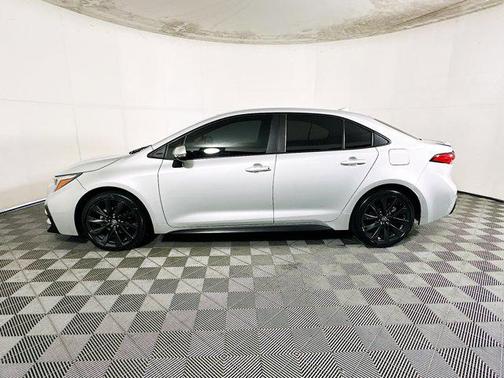 Classic Silver Metallic 2024 Toyota Corolla SE