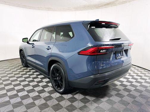 Silver 2024 Toyota Grand Highlander Platinum