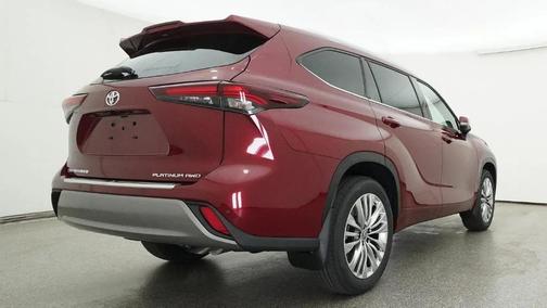Ruby Flare Pearl 2026 Toyota Highlander Platinum