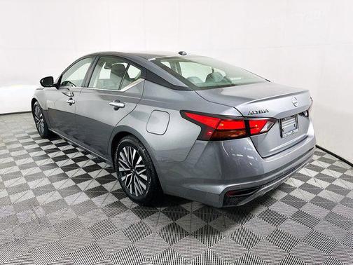 Gun Metallic 2024 Nissan Altima 2.5 SV